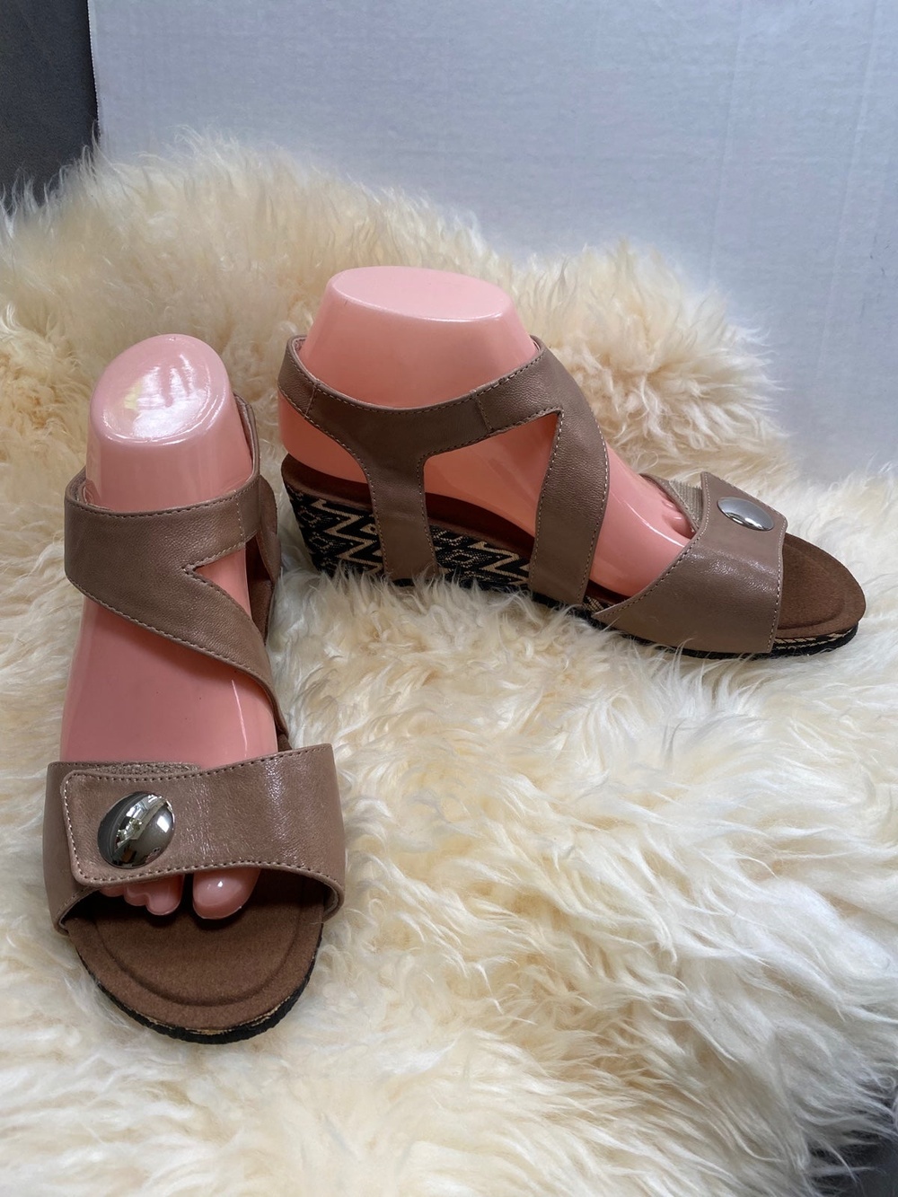 Silver Lining by Alivio Taupe Multi Kiara wedge heel strappy sandal EU 39 US 8.5